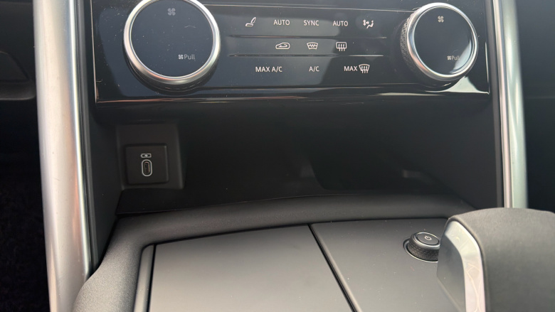 Land Rover Discovery 3.0 D350 Tempest 5dr Auto Diesel Station Wagon